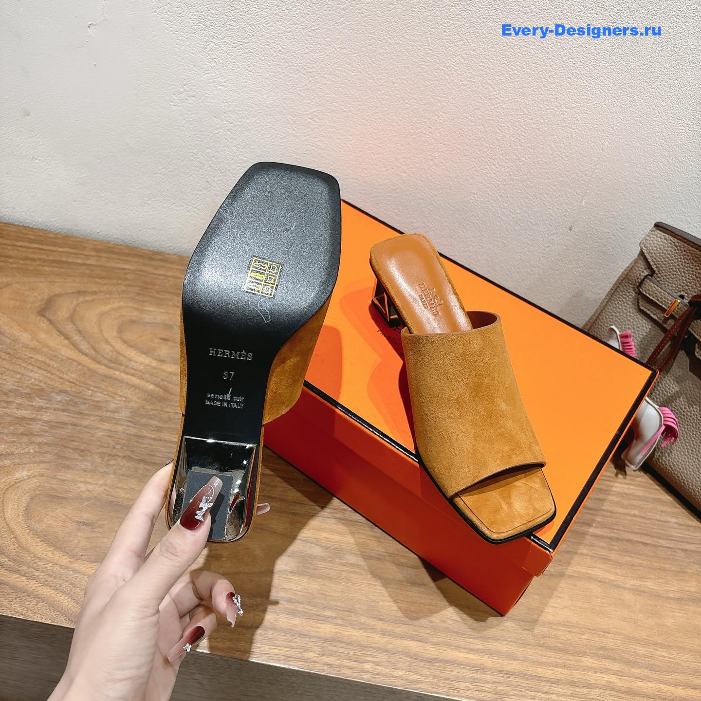 H**me5 brown suede helia mules