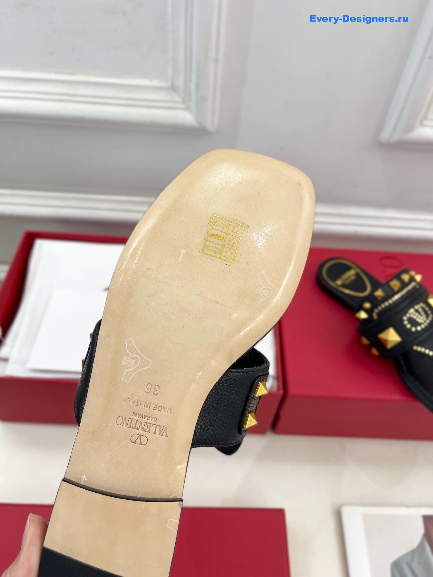 Va1e*ntin0 plaster caster sandals black