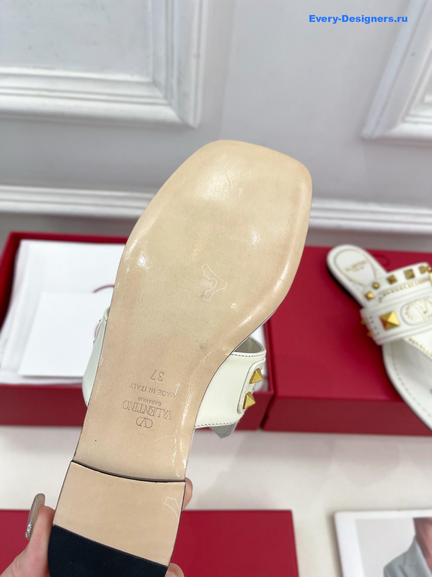 Va1e*ntin0 plaster caster sandals white