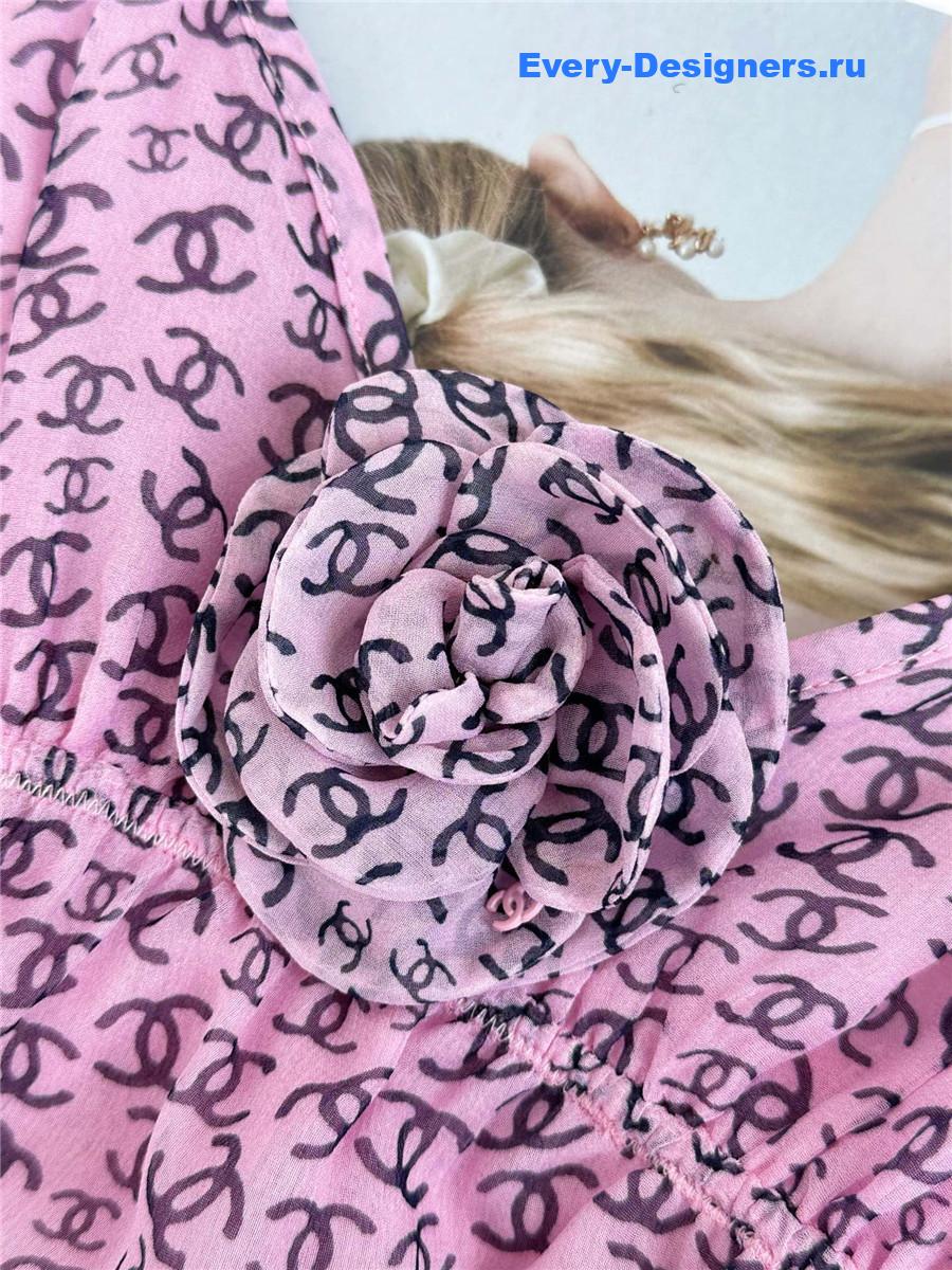 Ch**el pink cc suspender skirt