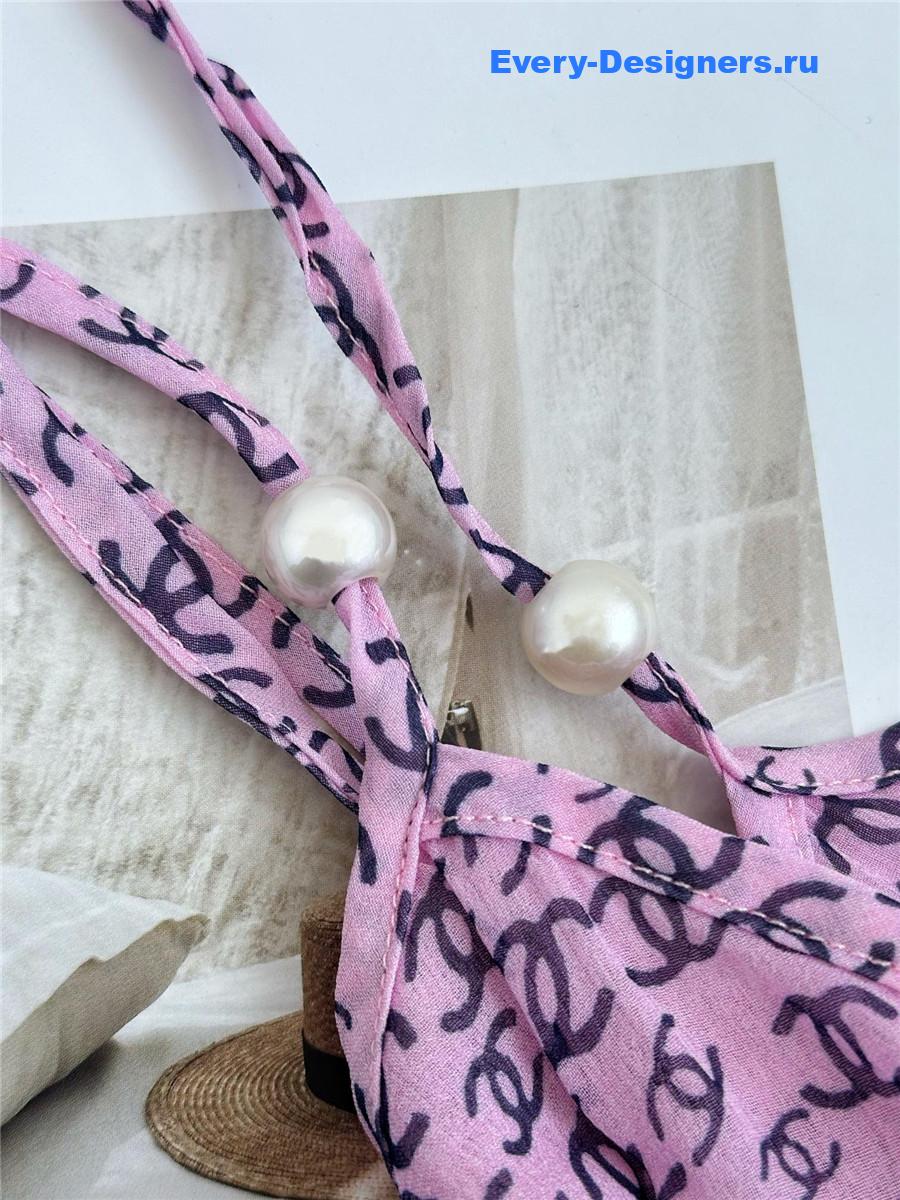 Ch**el pink cc suspender skirt