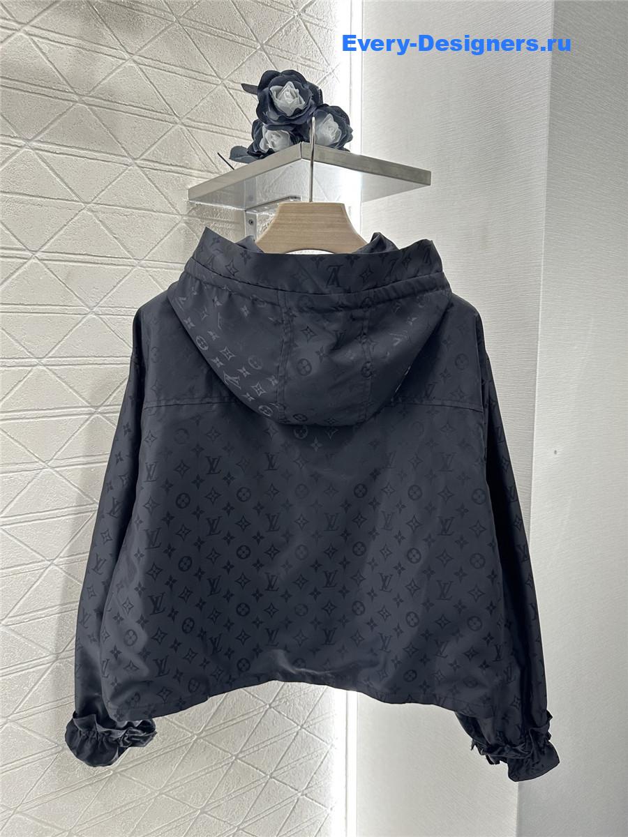 l0vis Vvtt0n shiny monogram parka