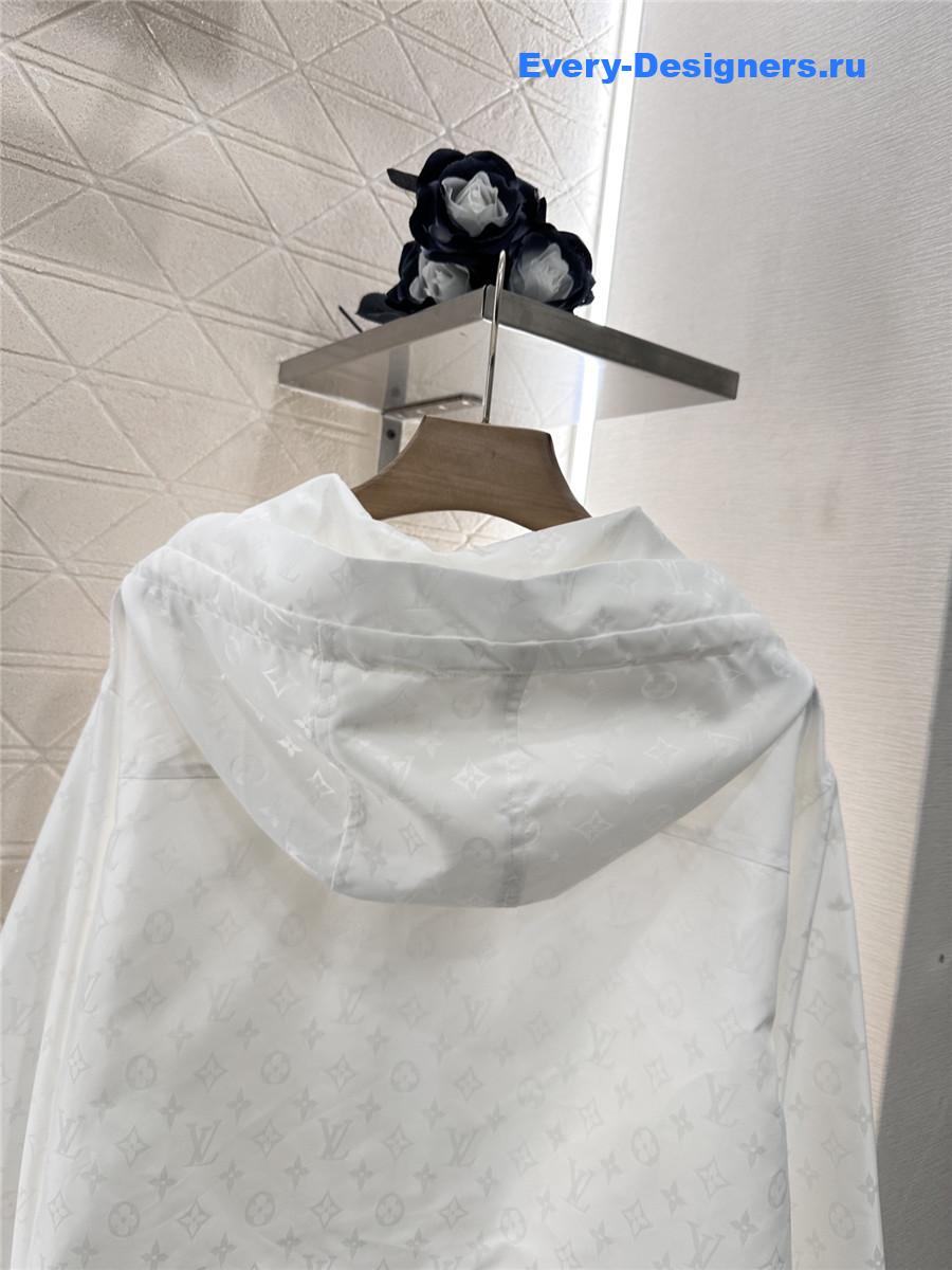 l0vis Vvtt0n white monogram parka