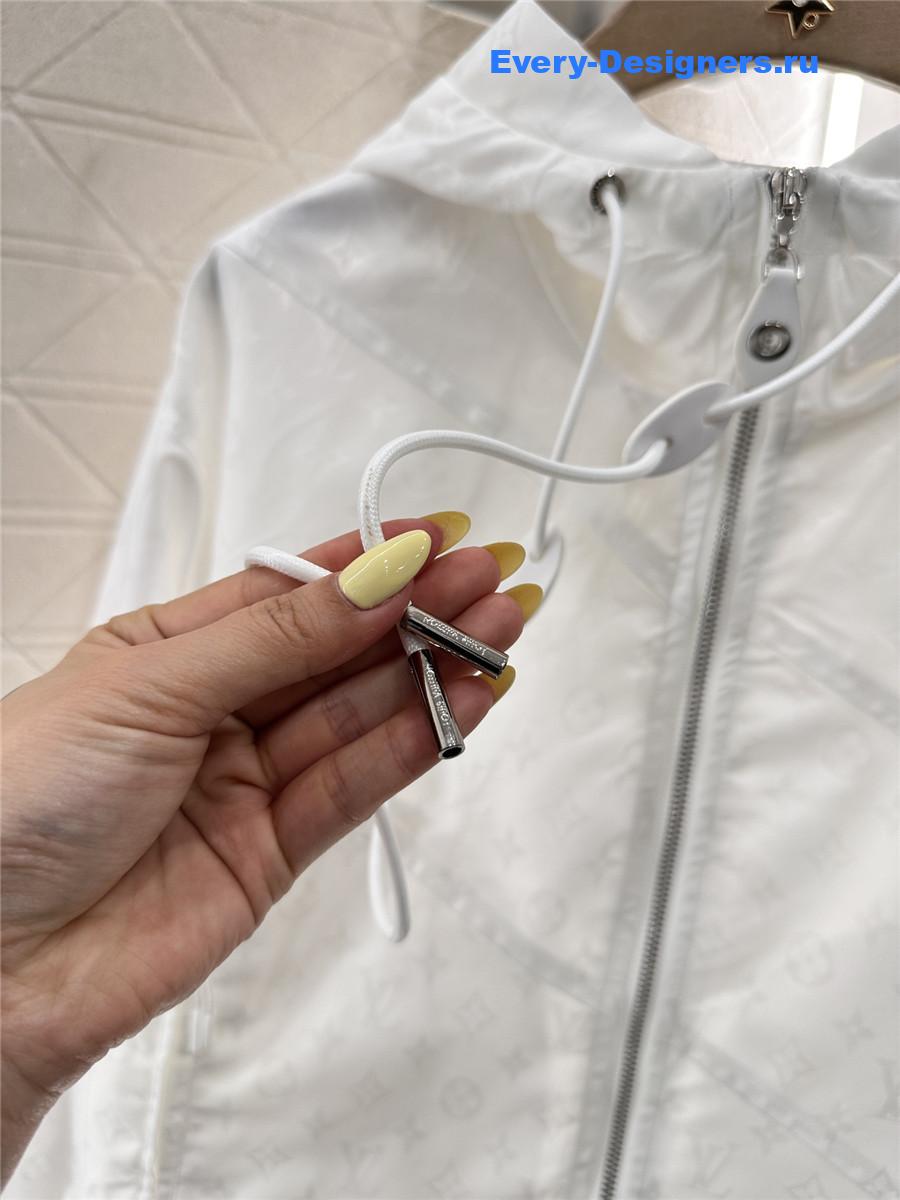 l0vis Vvtt0n white monogram parka