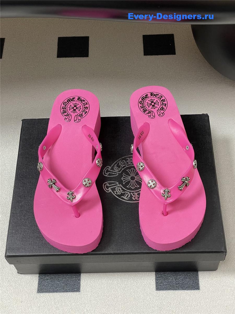 Ch*0me He**ts fuchsia platform flip flops