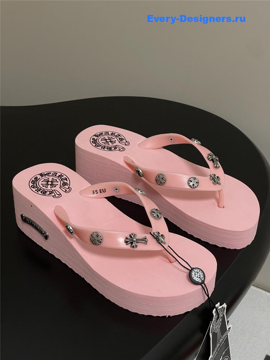 Ch*0me He**ts pink platform flip flops