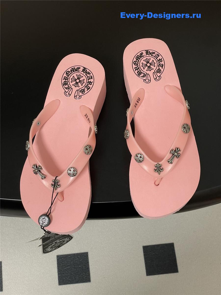 Ch*0me He**ts pink platform flip flops