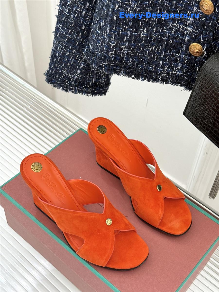 L0r0 P1ana orange suede vera sandals
