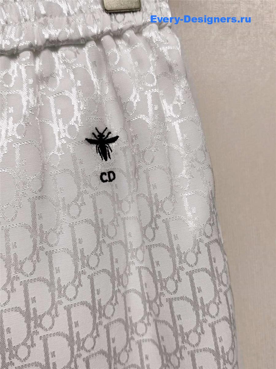 Gvc*1 gg silk shorts in white