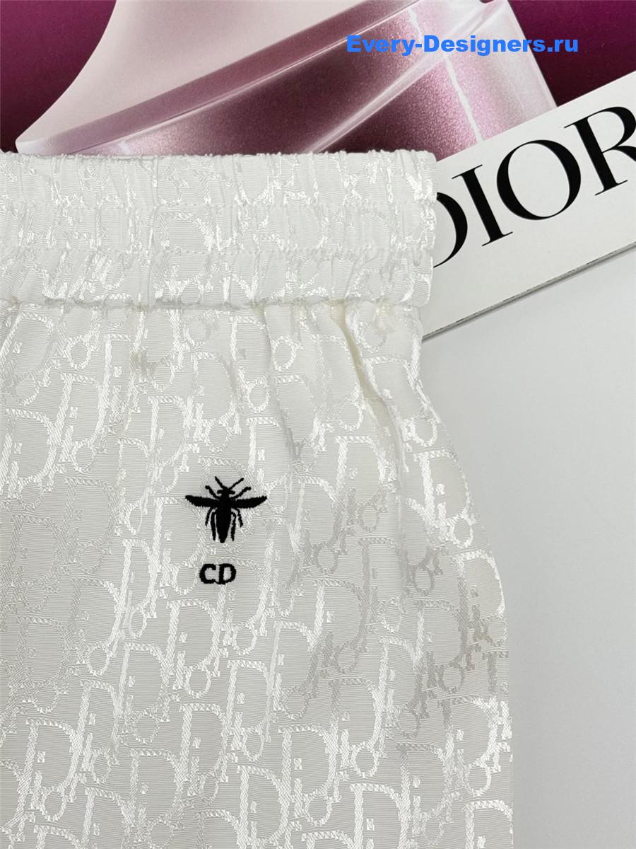 Gvc*1 gg silk shorts in white