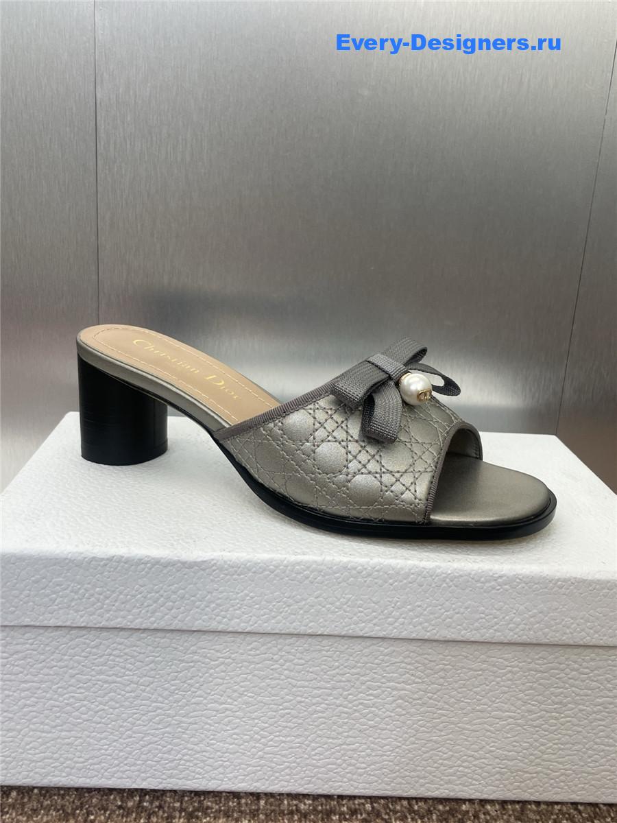 D10r grey platform slides