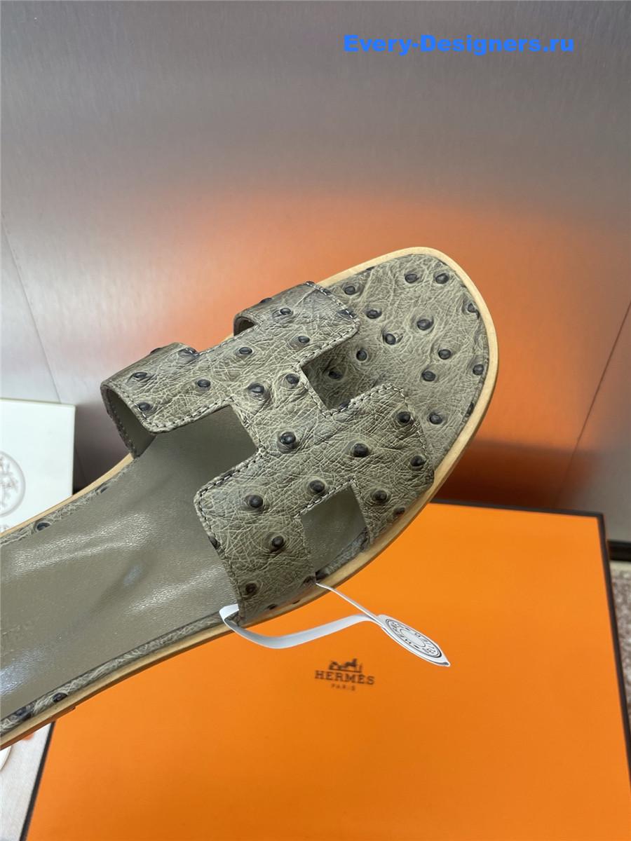 H**me5 grey ostrich oran sandals