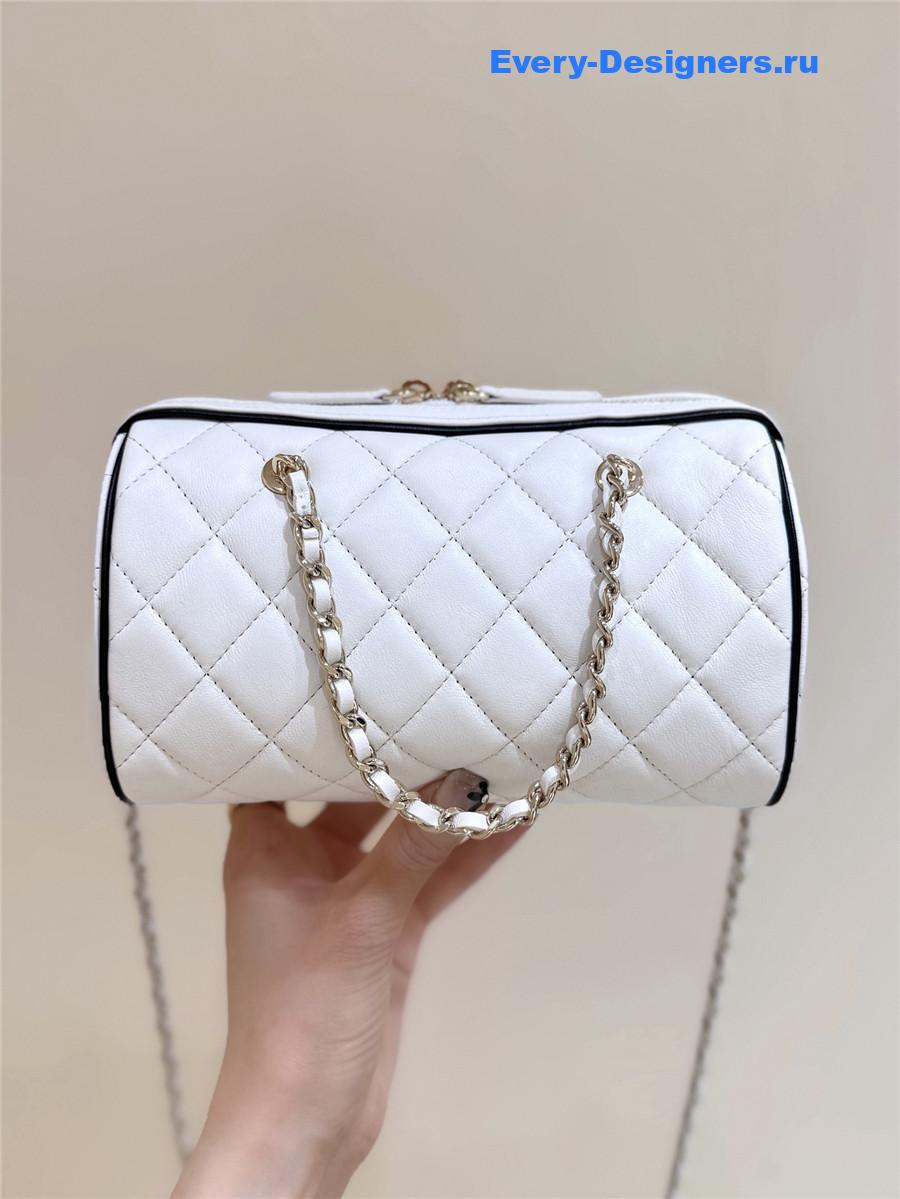 Ch**el white matelasse clutch