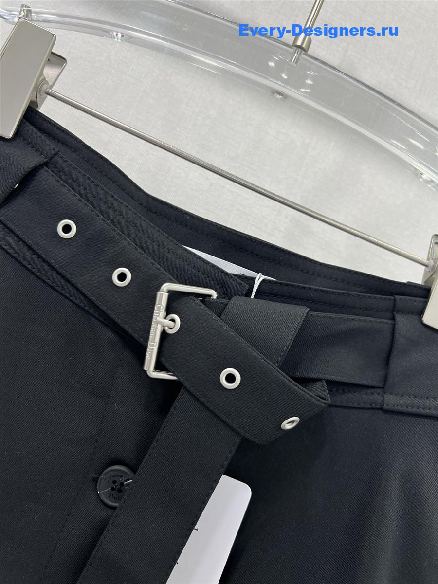 D10r belted black skirt