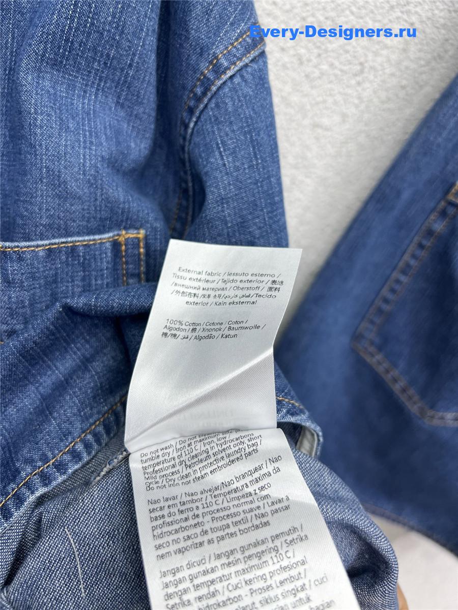 Va1e*ntin0 blue denim suit