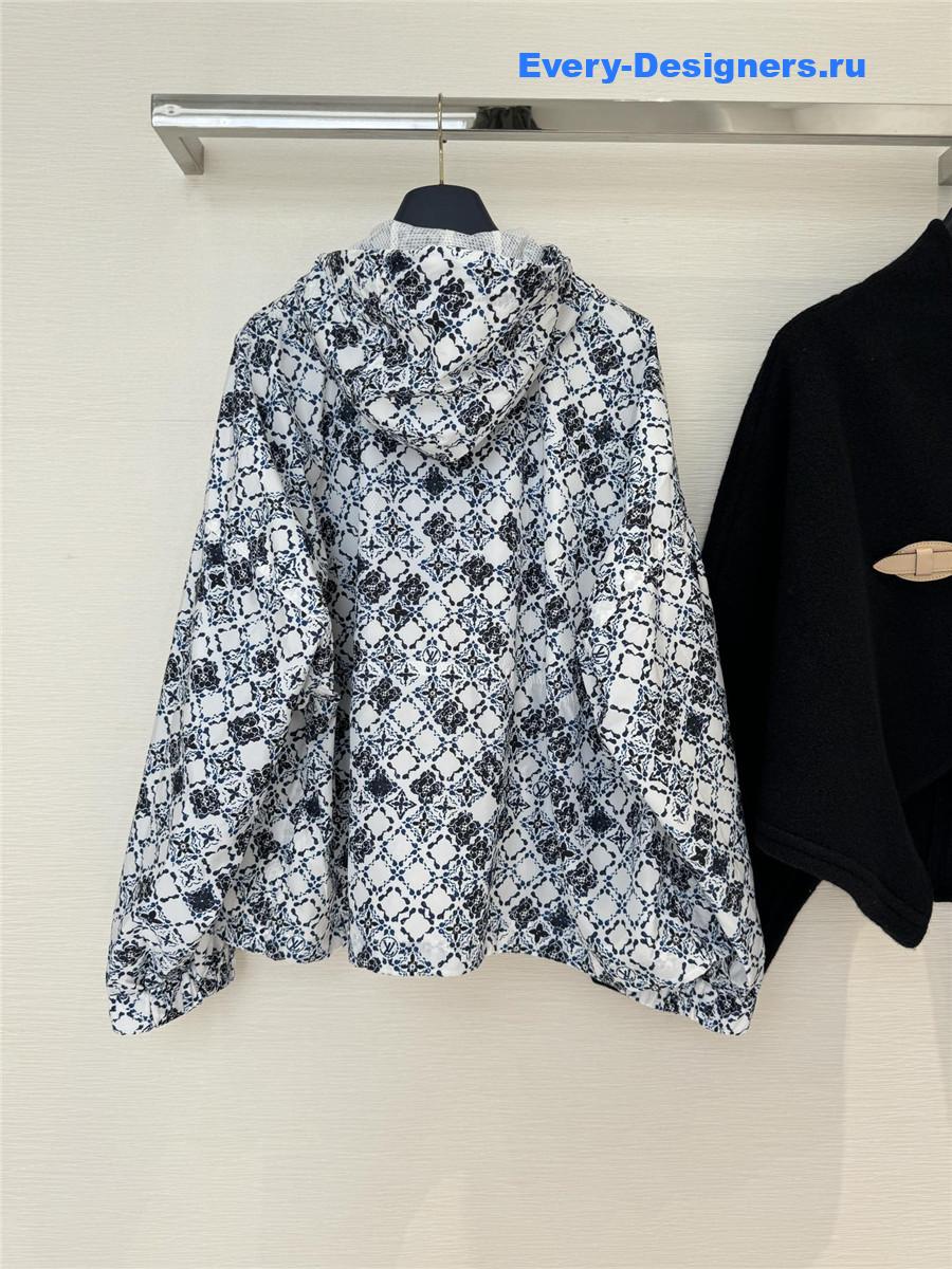 l0vis Vvtt0n monogram hooded parka