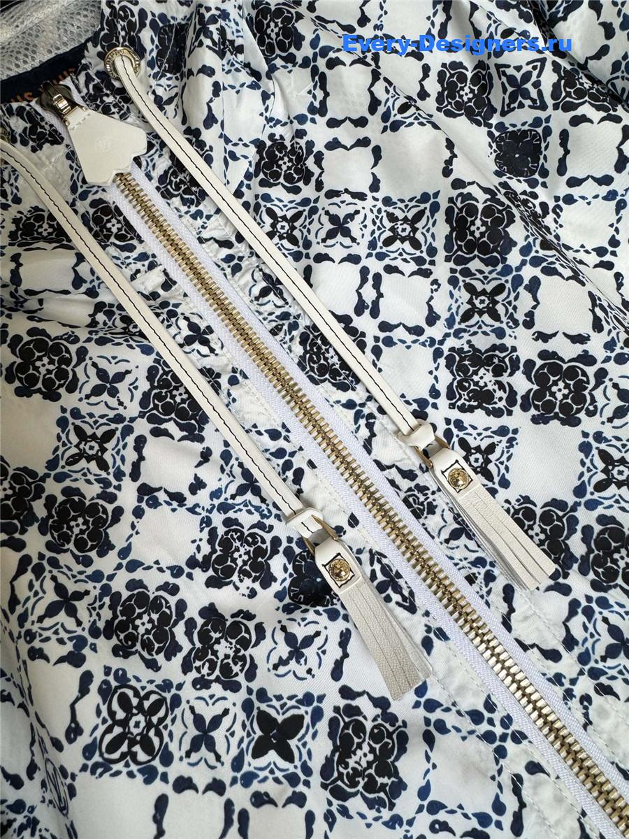 l0vis Vvtt0n monogram hooded parka