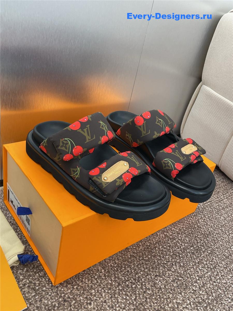 l0vis Vvtt0n black lv embossed sandals