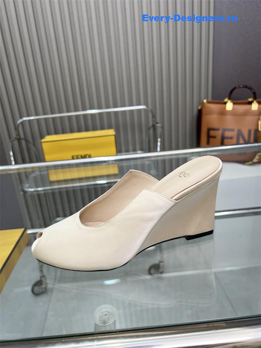 F**di lupita beige leather wedge mules