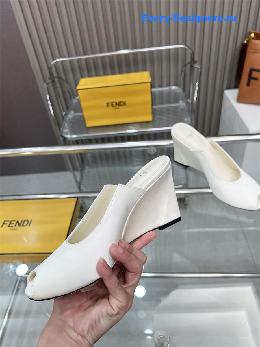 F**di lupita white leather wedge mules