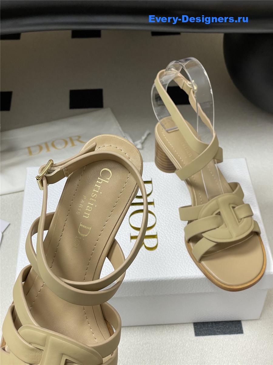 D10r d-club green heeled sandals