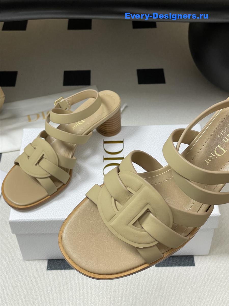 D10r d-club green heeled sandals