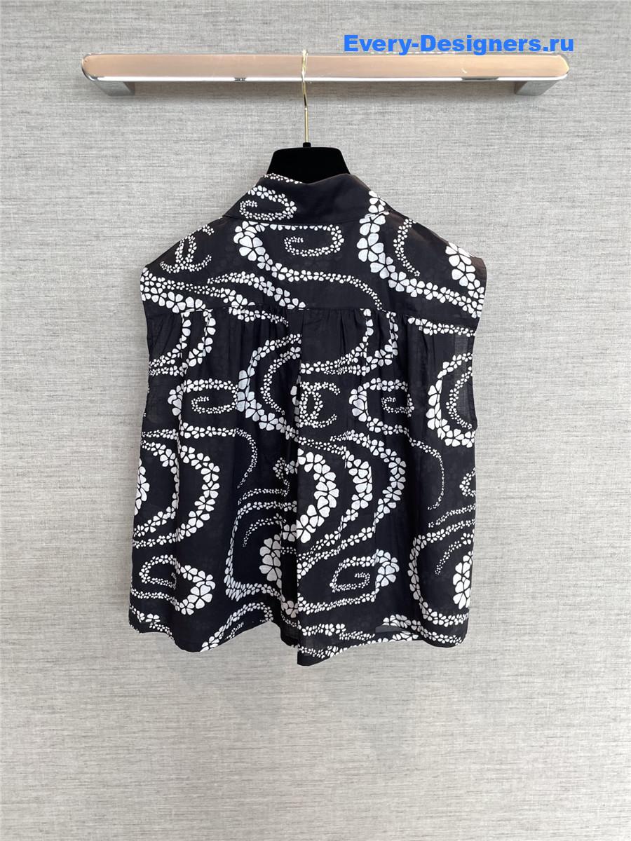 Ch**el coco beach black vest