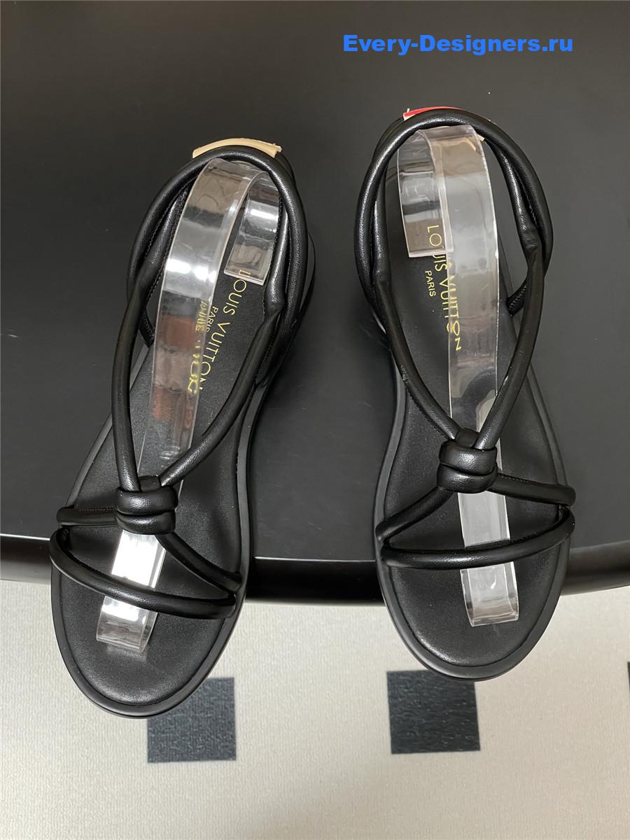 l0vis Vvtt0n black rivage sandals
