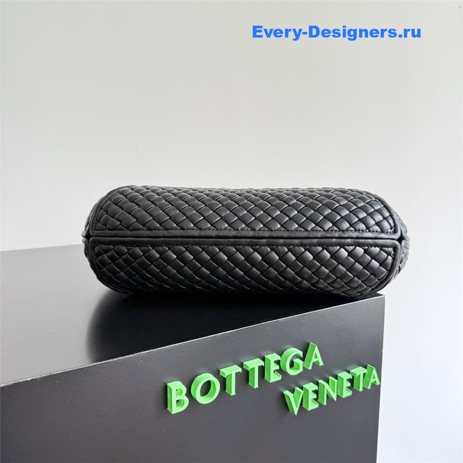 b0tt*ga Ven*ta pipe medium shoulder bag in black