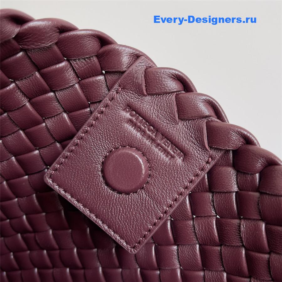 b0tt*ga Ven*ta burgundy pipe bag