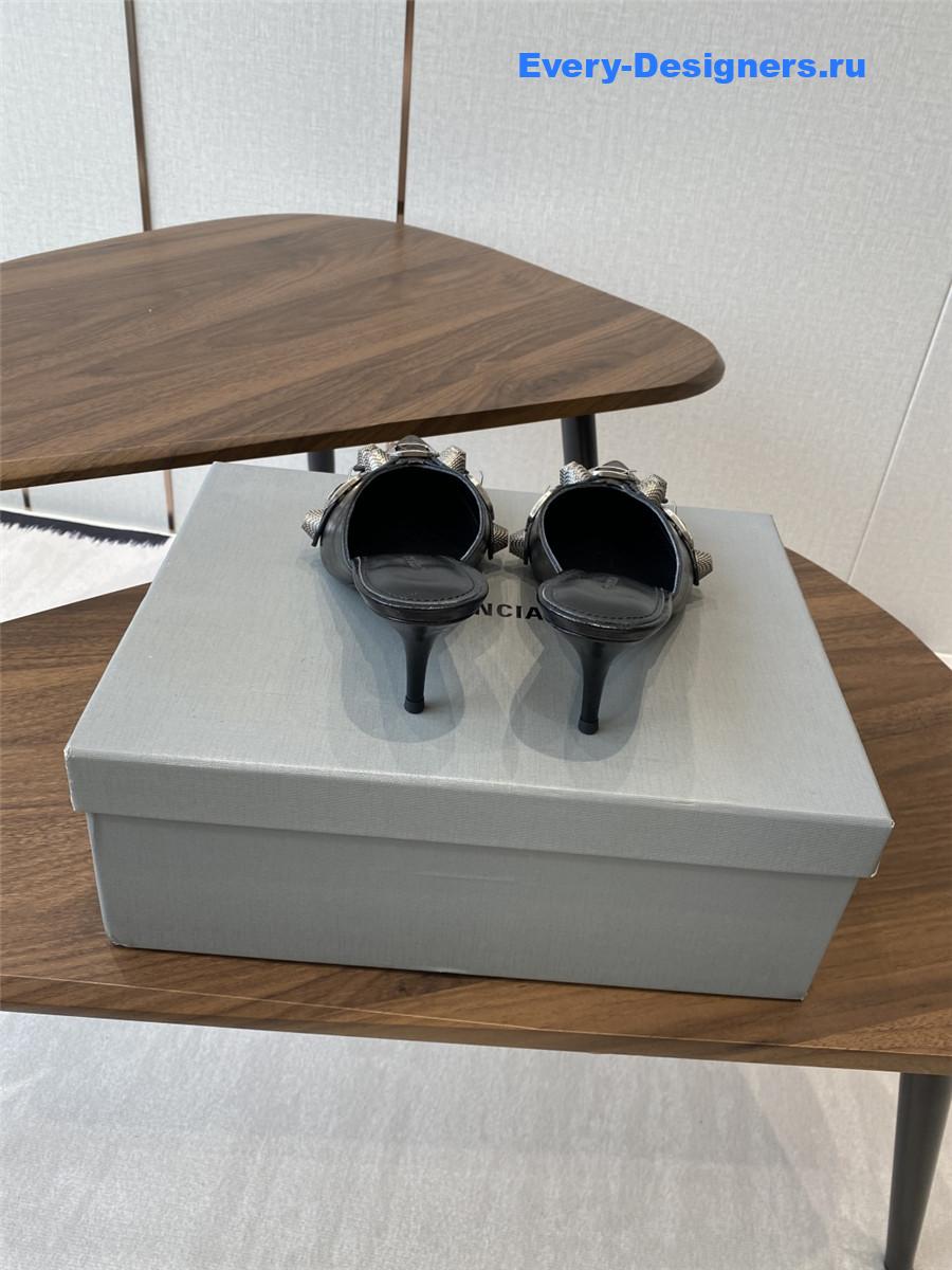 Ba1en*iaga cagole black pumps