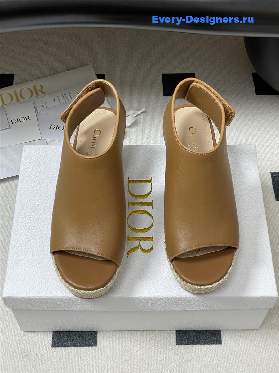 D10r attitude brown wedge sandals