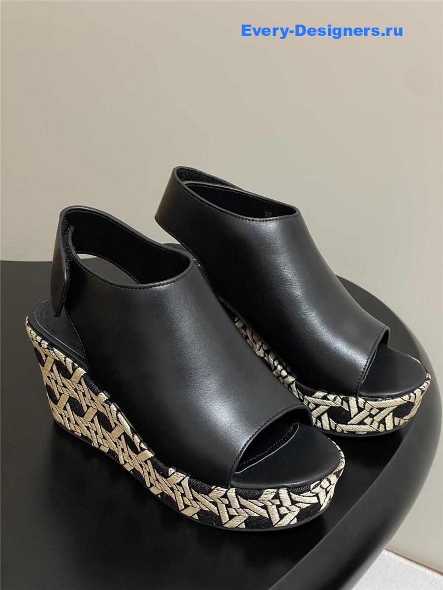 D10r attitude black wedge sandals