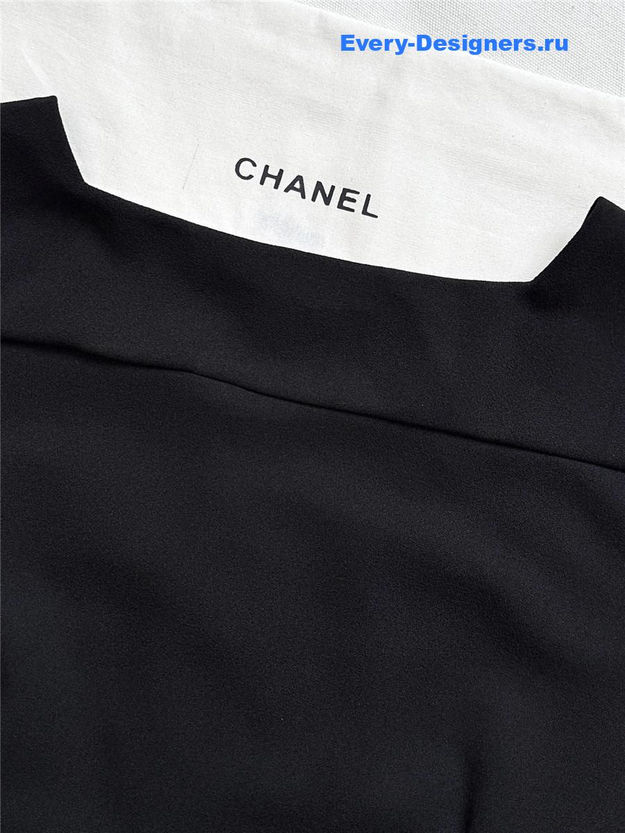 Ch**el cc logo black tee