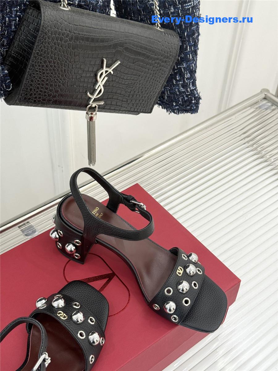 Va1e*ntin0 nellcôte black sandals