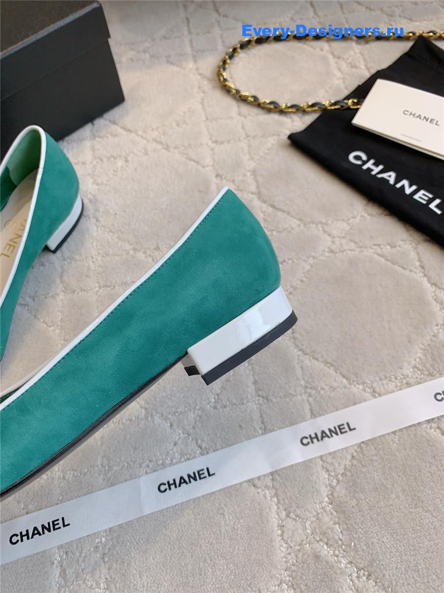 ch**el green D1am0nd buckle flats