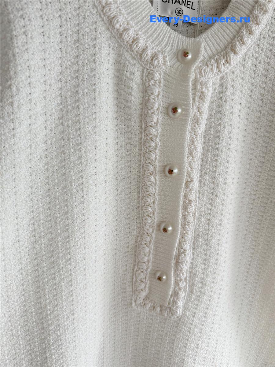 Ch**el white crewneck knit long sleeve