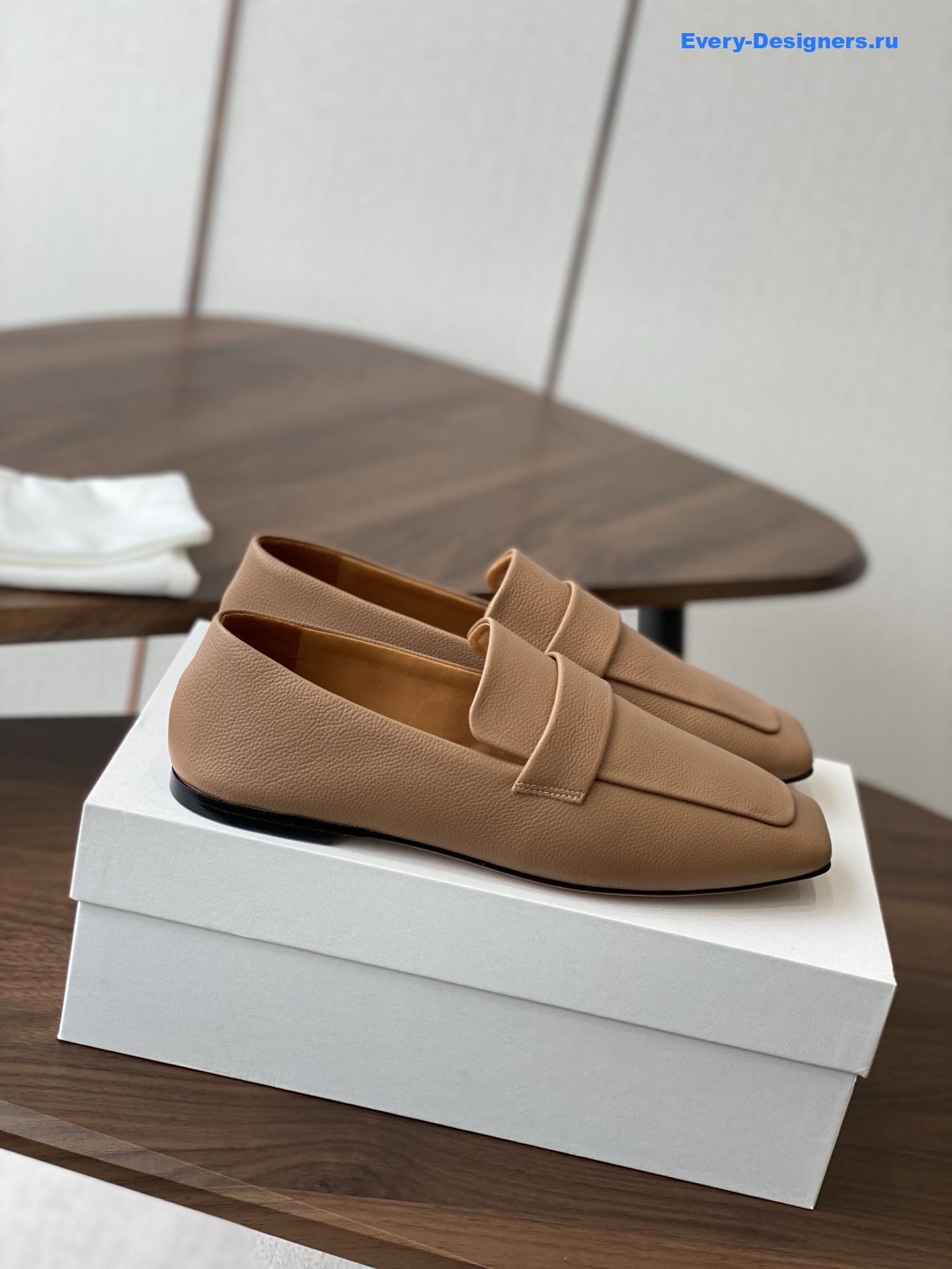 The R0w brown square leather loafers