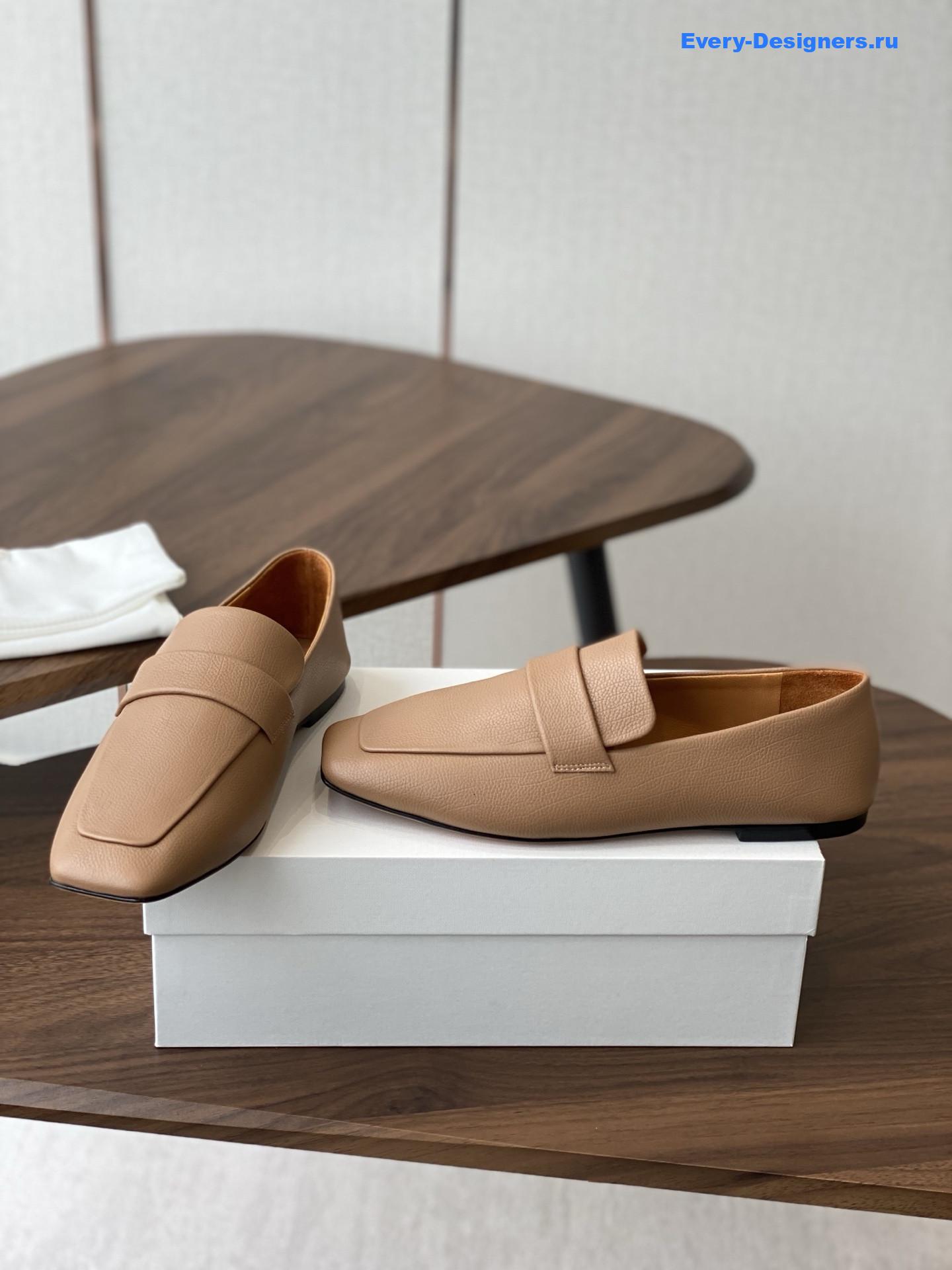 The R0w brown square leather loafers