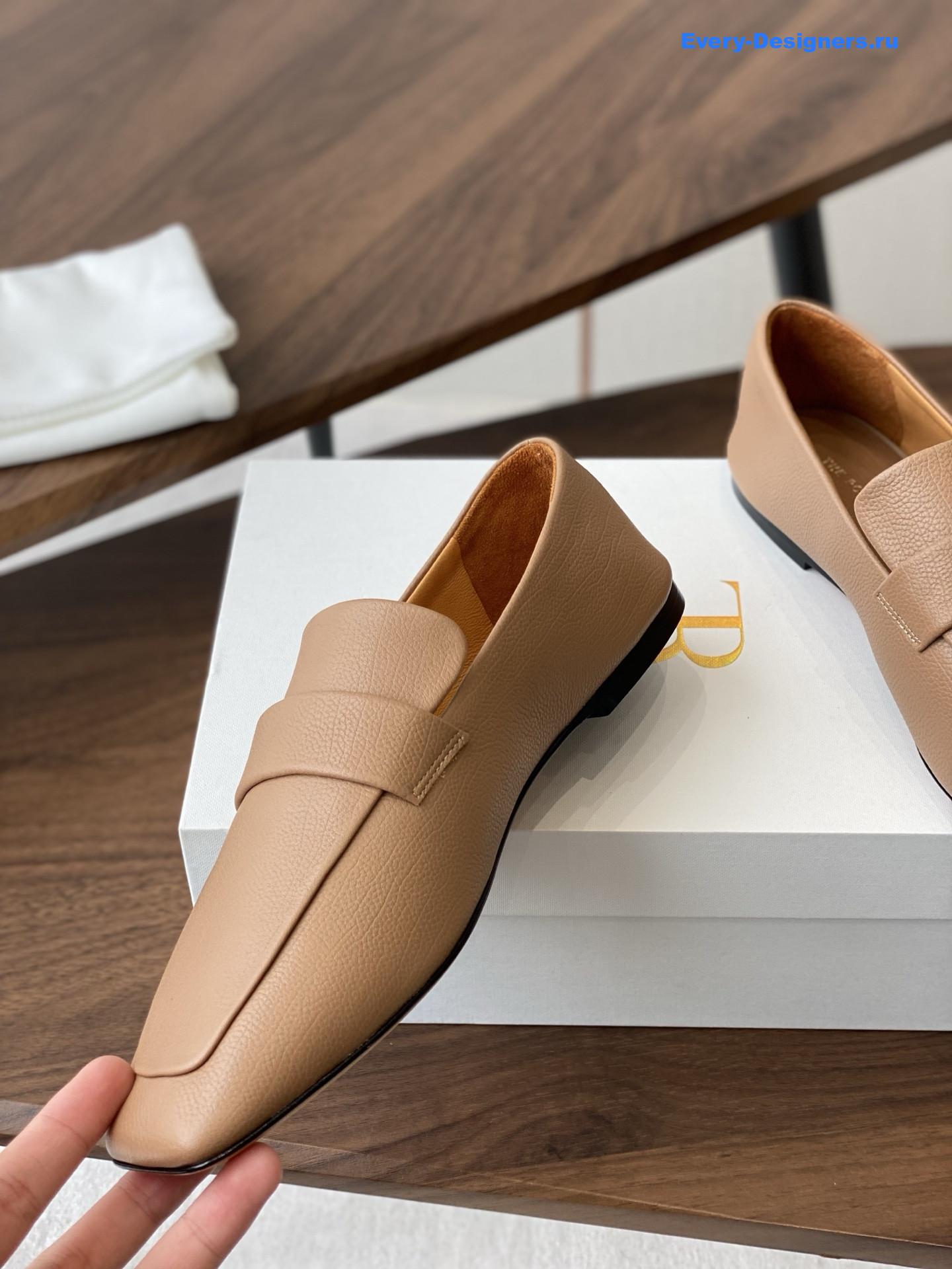 The R0w brown square leather loafers