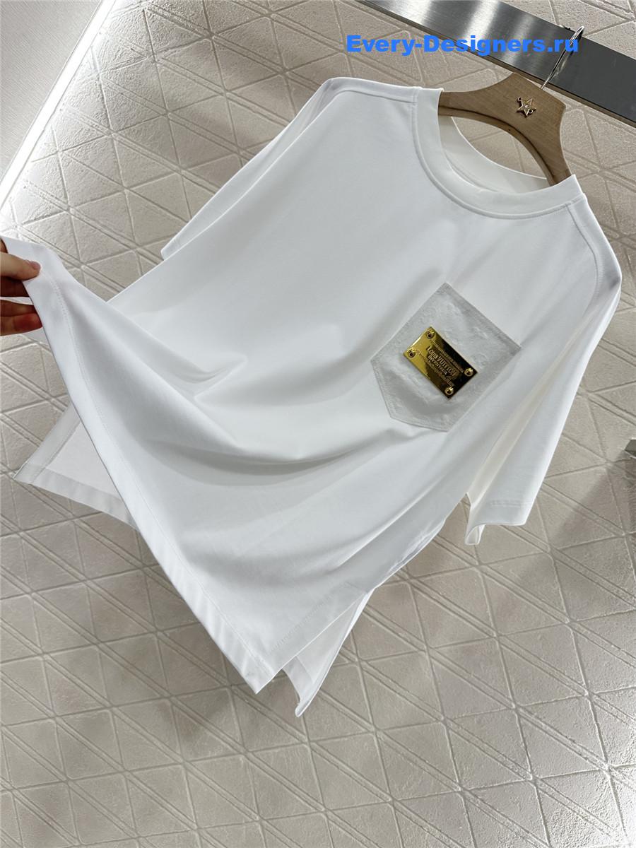 l0vis Vvtt0n white pocket crop tee