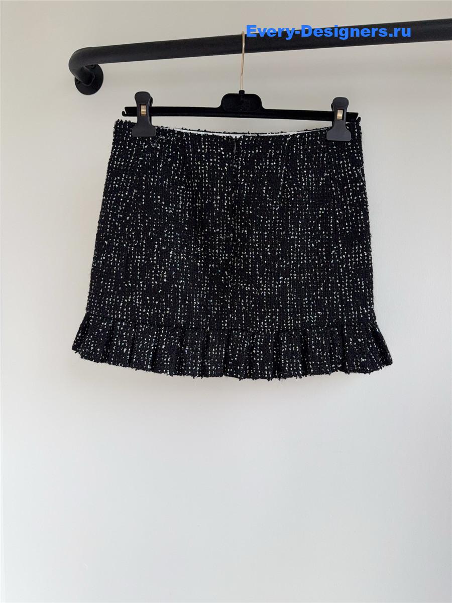 Ch**el tweed skirt with sequins & metal buckle