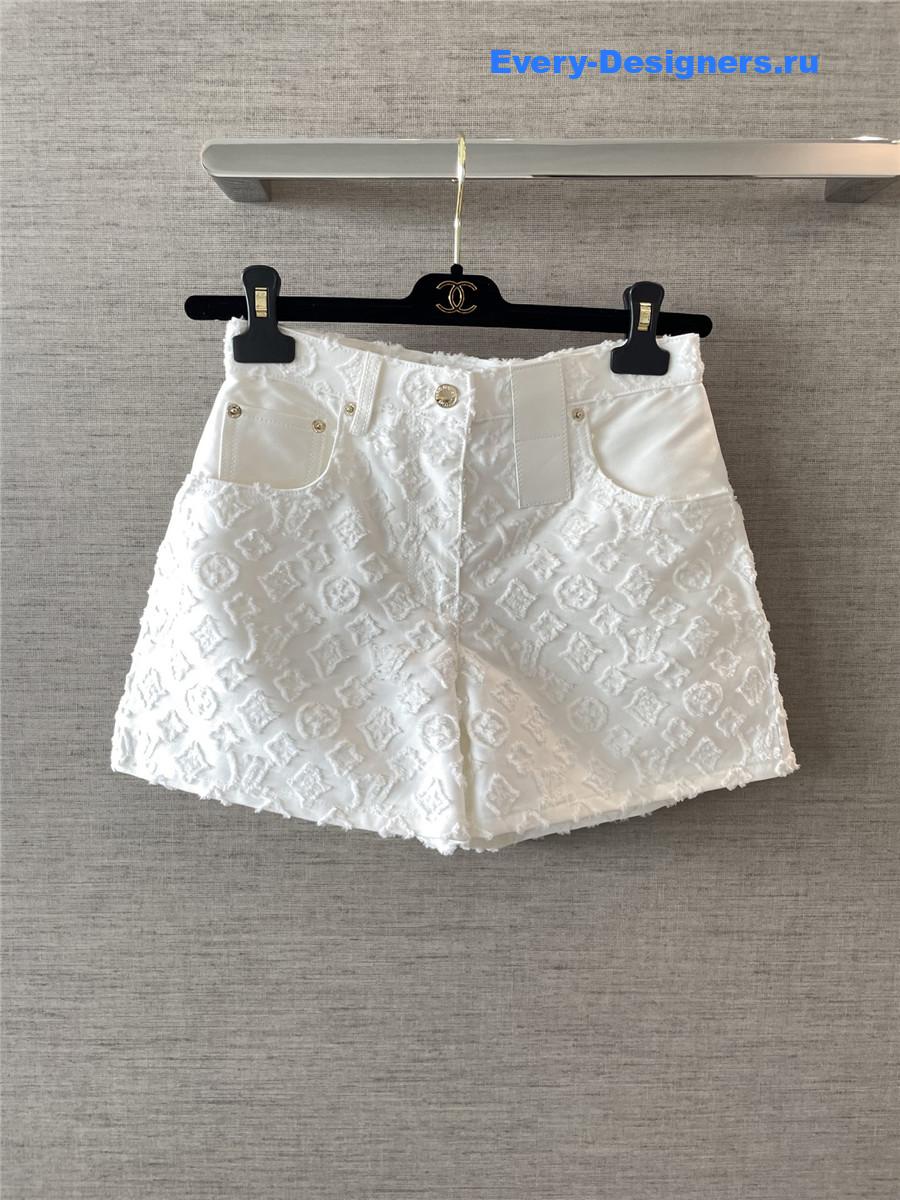 l0vis Vvtt0n monogram white denim shorts