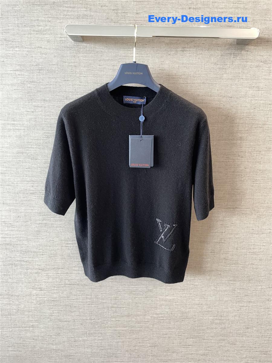 l0vis Vvtt0n black sequin knit top