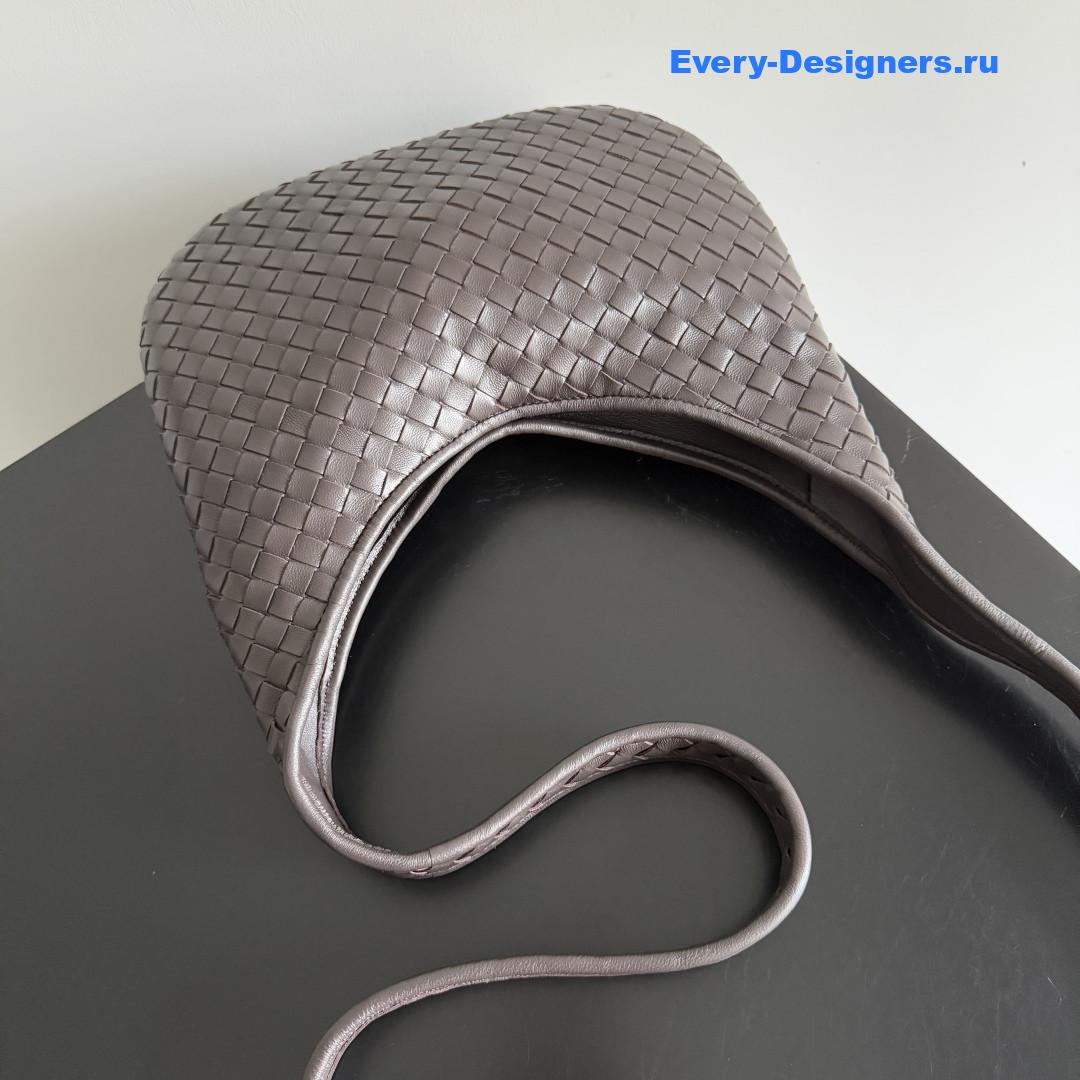 b0tt*ga Ven*ta small veneto in fondant