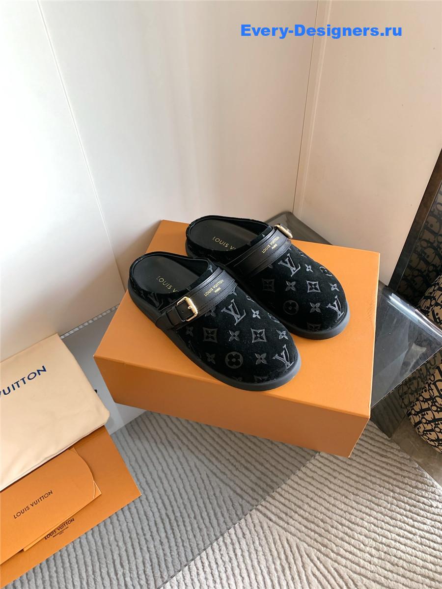 l0vis Vvtt0n black lv to-go clogs