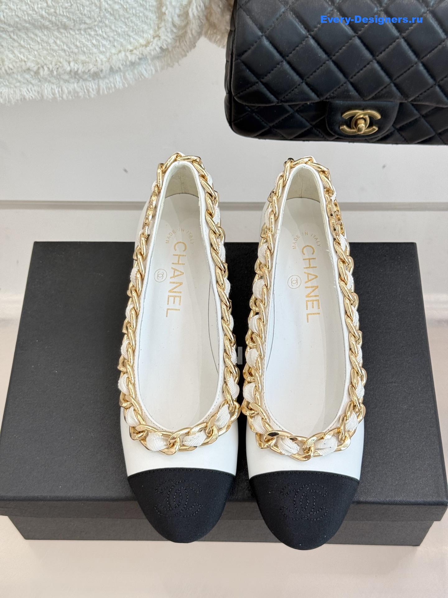 Ch**el white tweed chain pumps