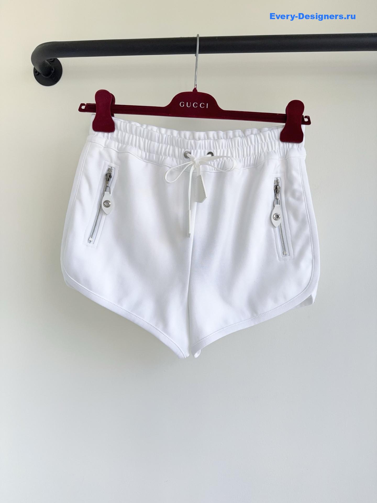 l0vis Vvtt0n leather accent jogging shorts