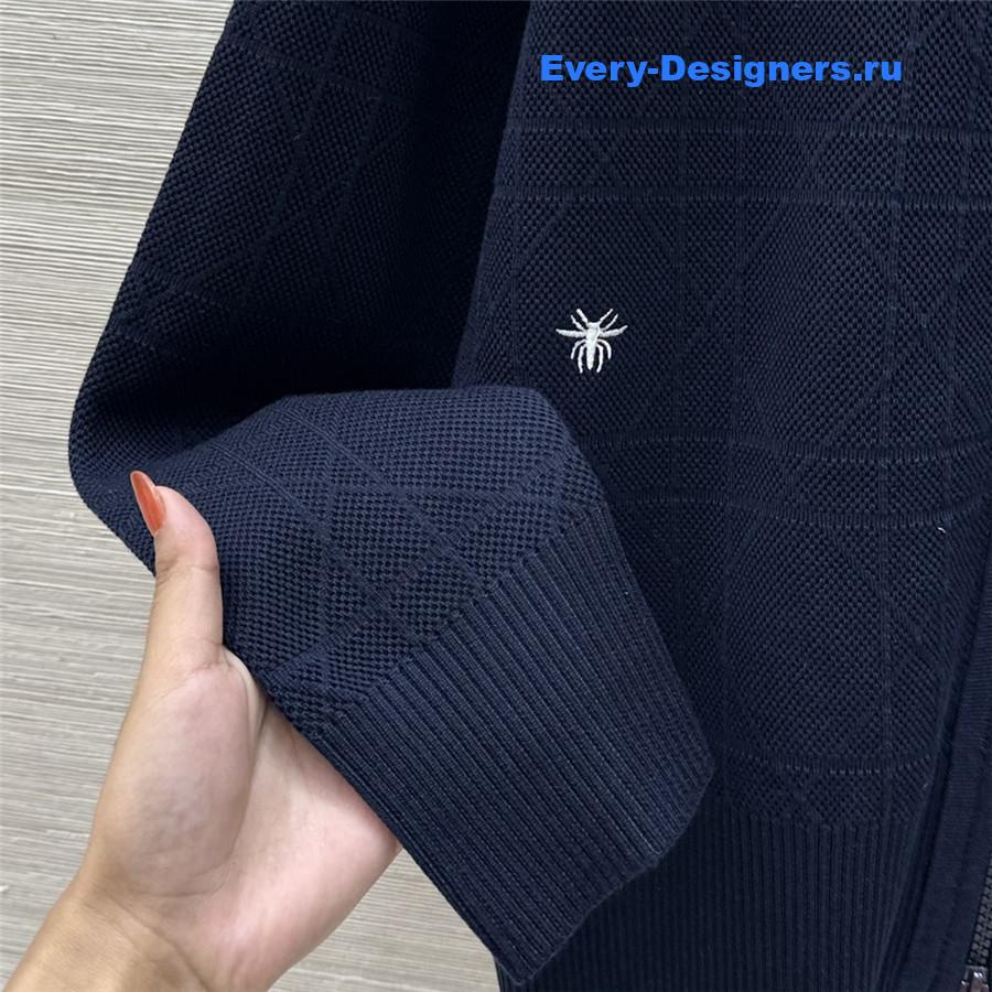 D10r check bee knitted suit
