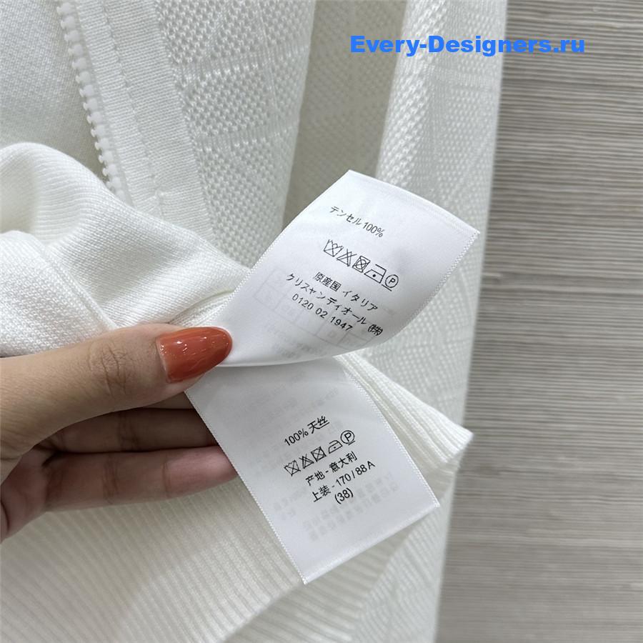 D10r white check bee knitted suit